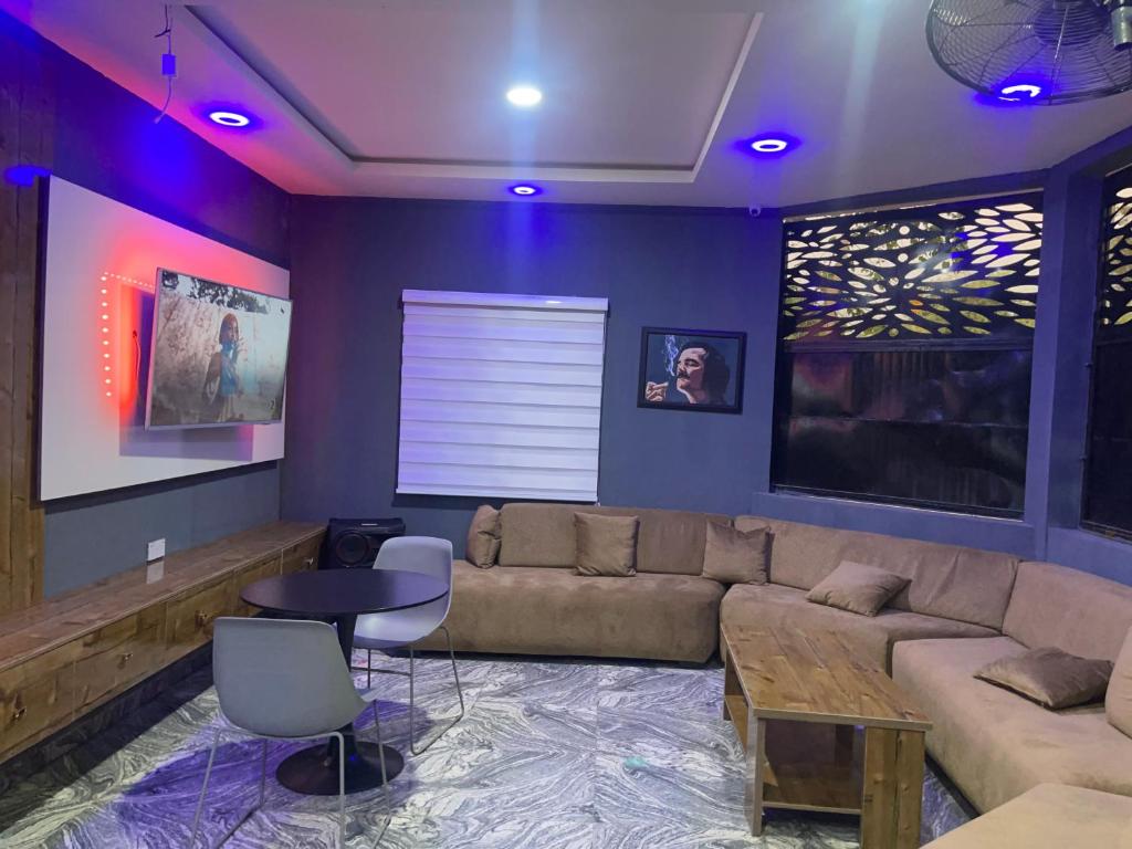 First Royal Beam Hotel and Suites photo 3