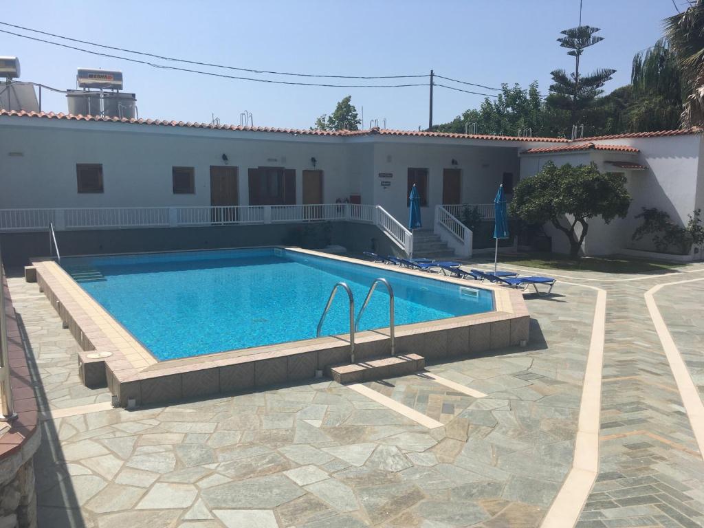 Hotel Suzanna photo 4