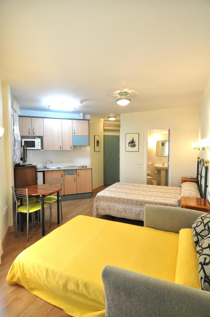 Hotel Apartamentos Aralso Sotillo photo 2