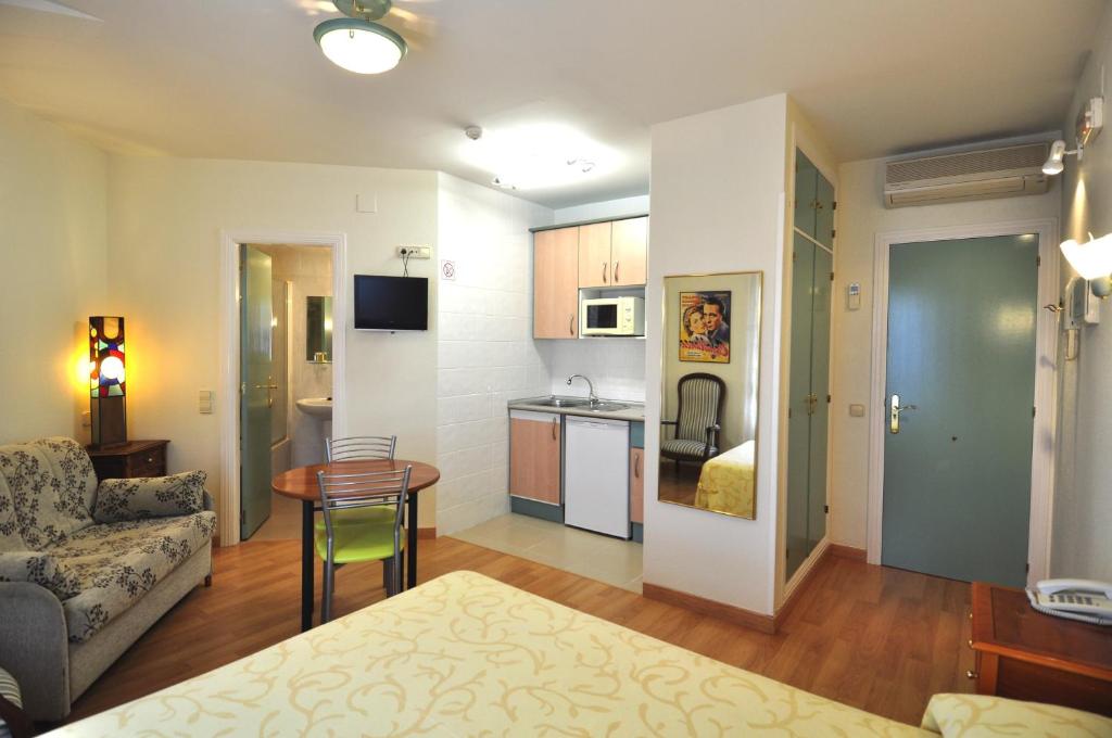 Hotel Apartamentos Aralso Sotillo photo 4