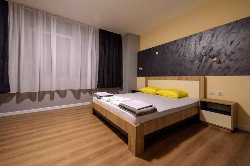 Noble House photo 3