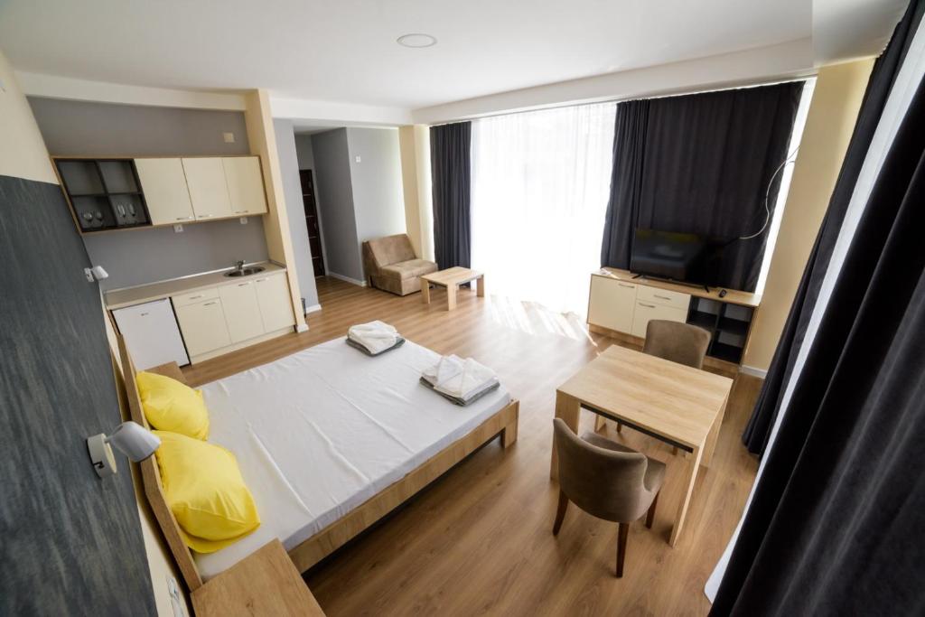 Noble House photo 4