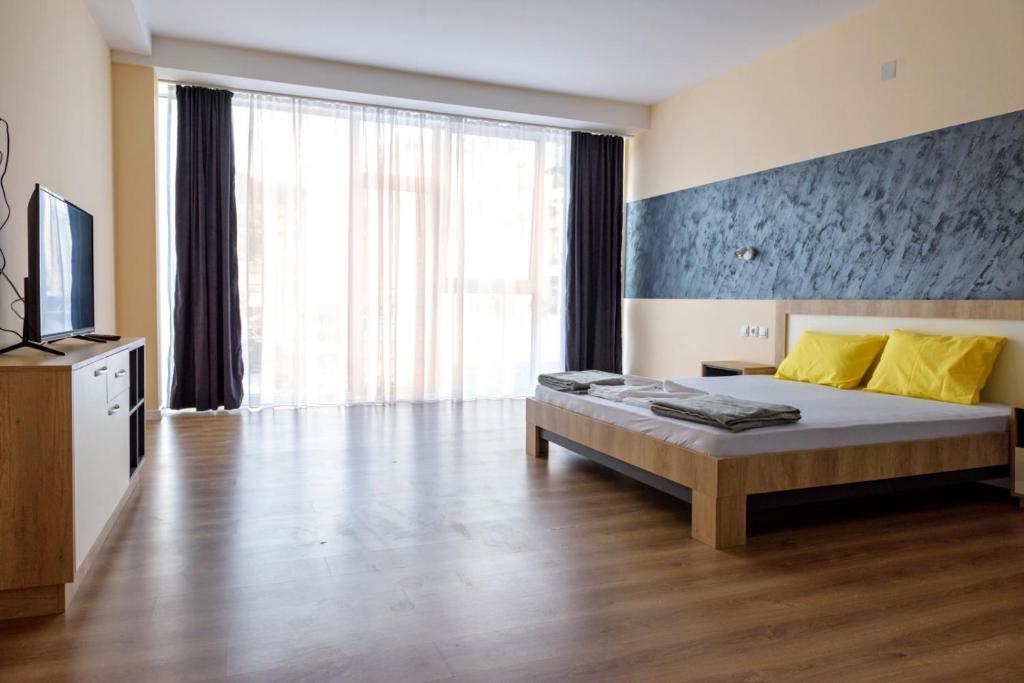 Noble House photo 1