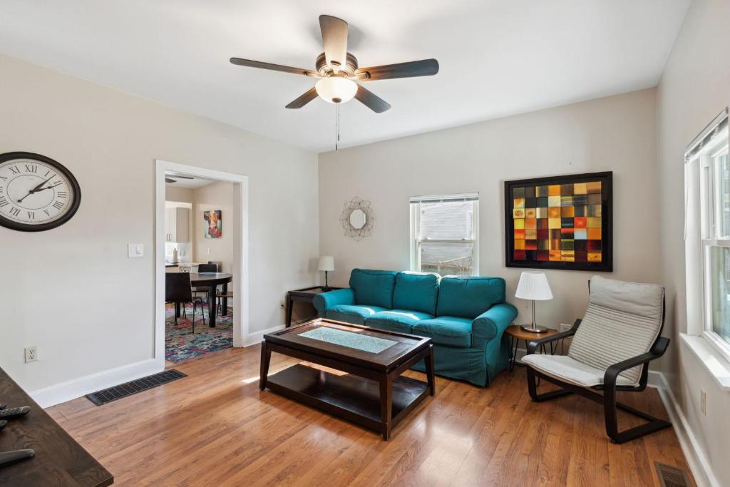 Chestnut St 3 Bedroom House in Historic Loveland photo 1
