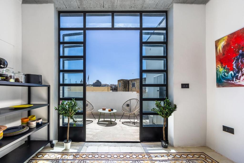 Charming & elegant townhouse in central Malta photo 2
