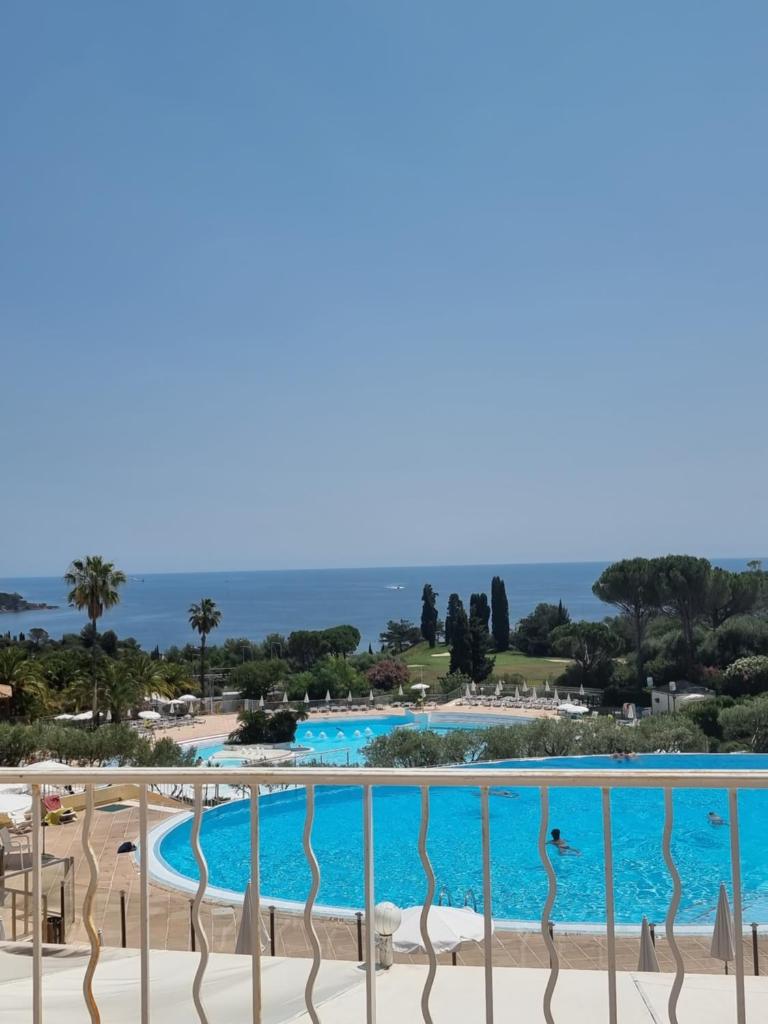 Village Cap Esterel, P2 face golf et mer photo 1