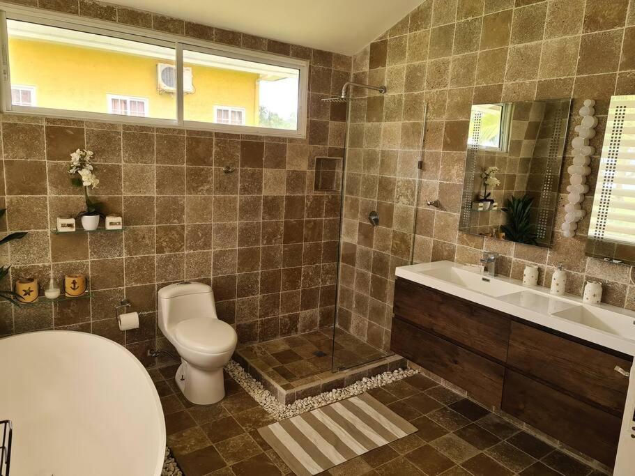 Casa Carey Lajas Pty Exclusive Beachfront Villa photo 3