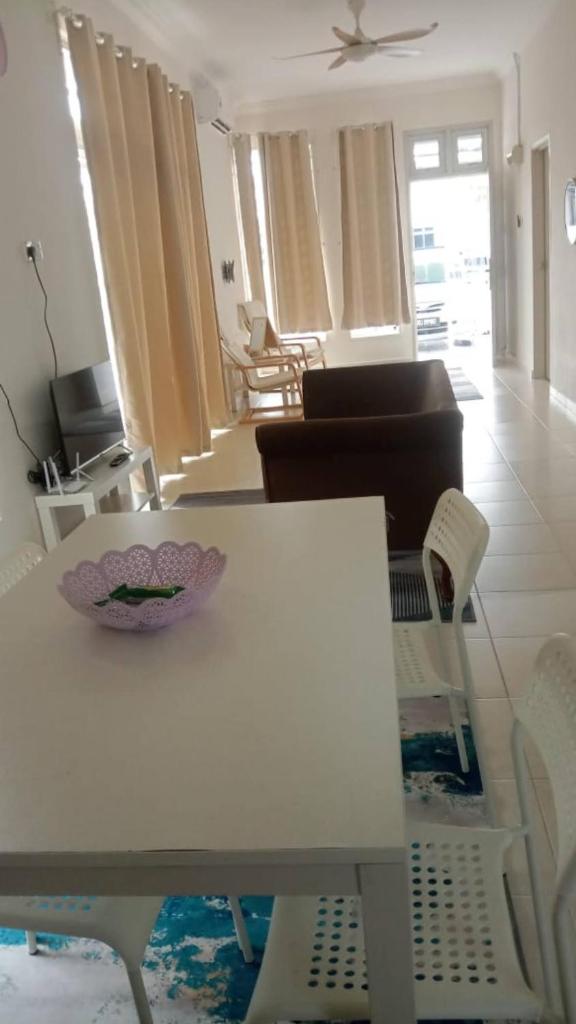 Homestay Taman Tiara Paka Full AC Free Wi-fi & COWAY photo 1