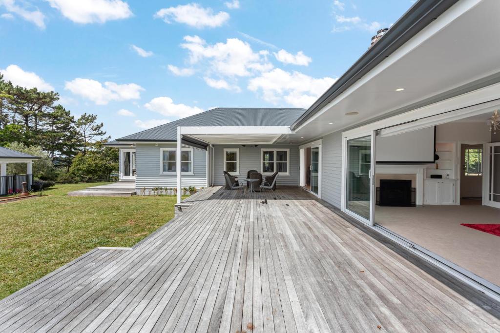 Countryside Haven Retreat with Pool and Deck photo 1
