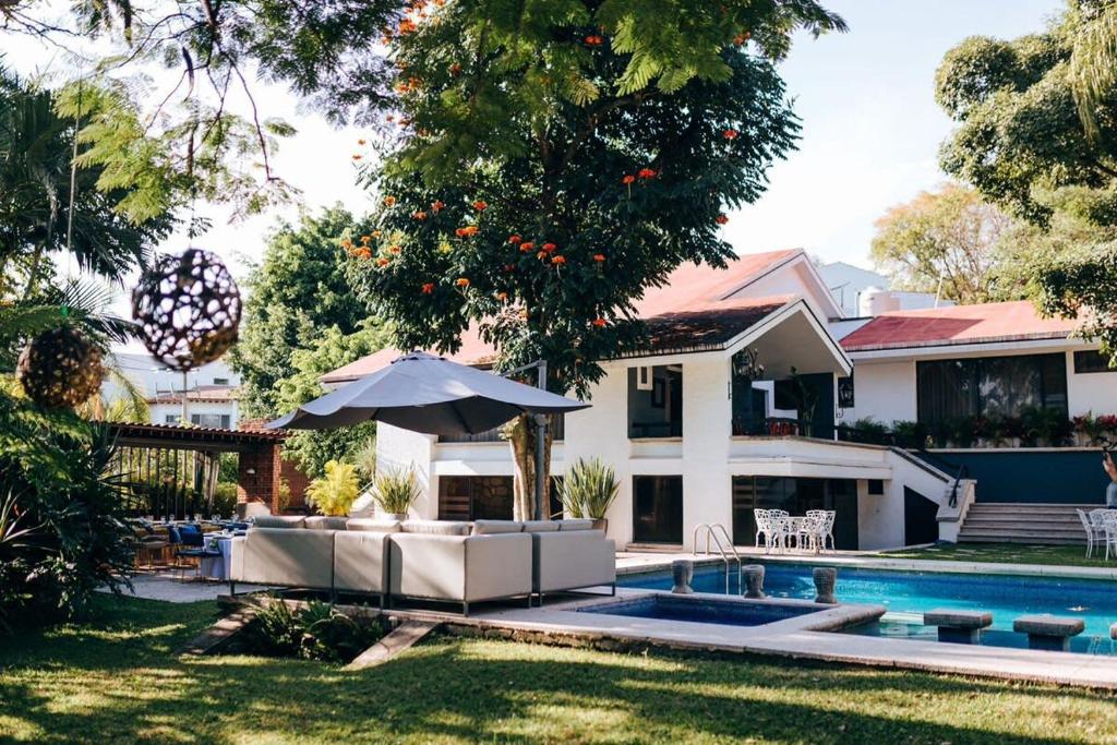 New Family Home with Pool Jacuzzi & Fronton photo 3