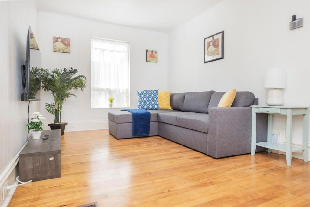 Pet Friendly 1BR in Chinatown