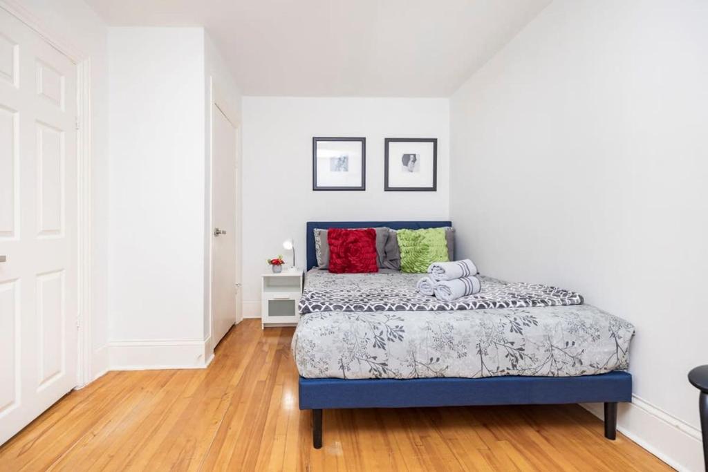Pet Friendly 1BR in Chinatown photo 2