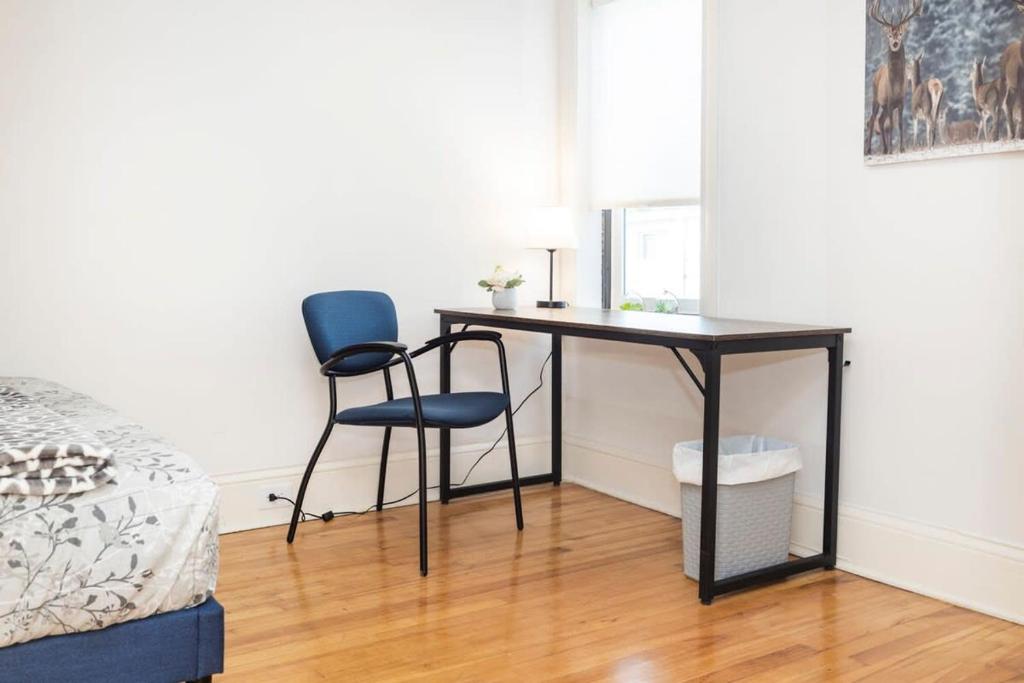 Pet Friendly 1BR in Chinatown photo 3