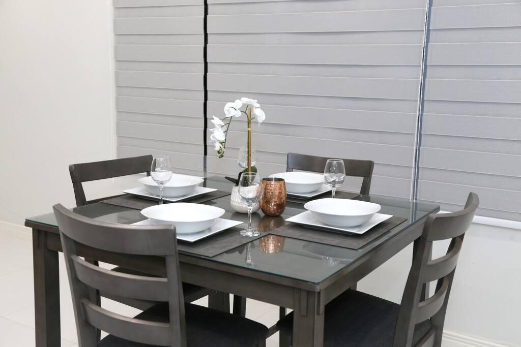 Centrally Located Modern 3BR Townhouse photo 2