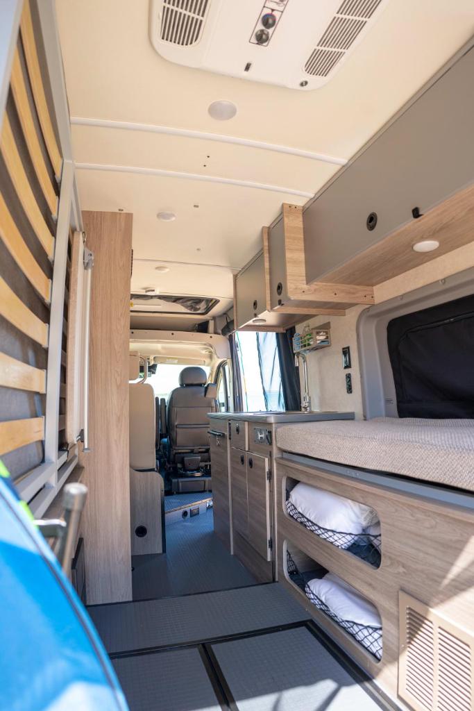 Van Del Sol - Stay where it moves you with Sunny photo 4