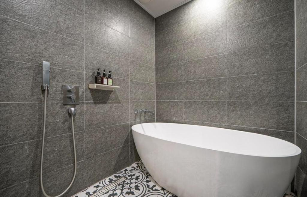 Brown-Dot Hotel Gwangalli beach photo 2
