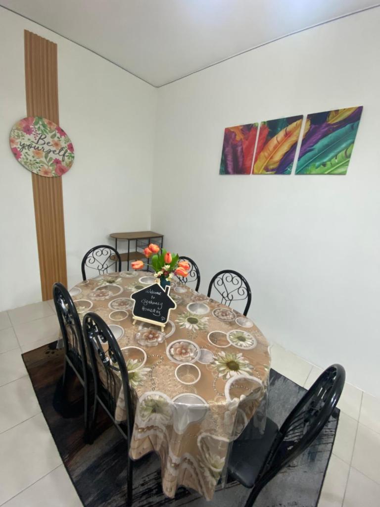 SYA HONEY HOMESTAY with NETFLIX photo 2