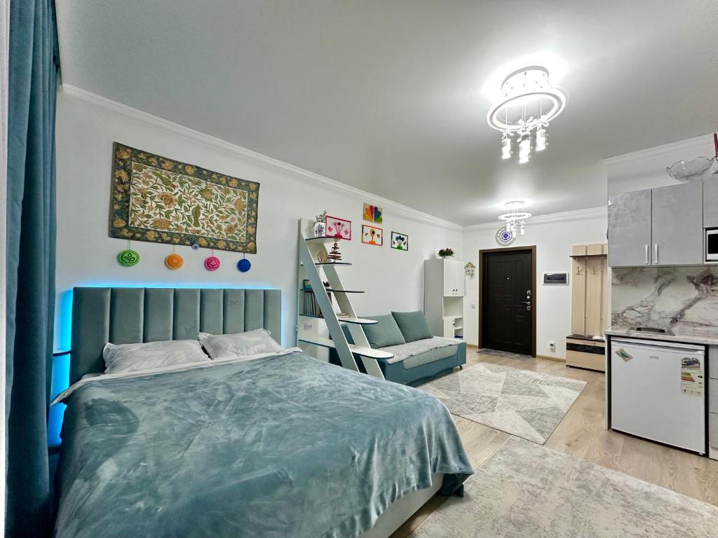 Raduga West "Azure" Apartment