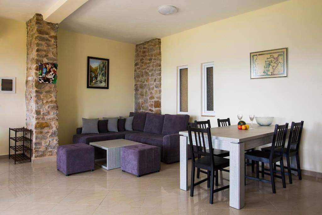 Lovely comfortable apartment on a hill by the sea photo 4
