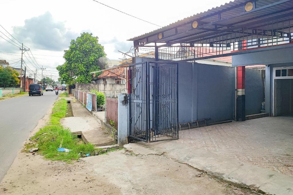 RedDoorz Syariah near Transmart Jambi photo 1