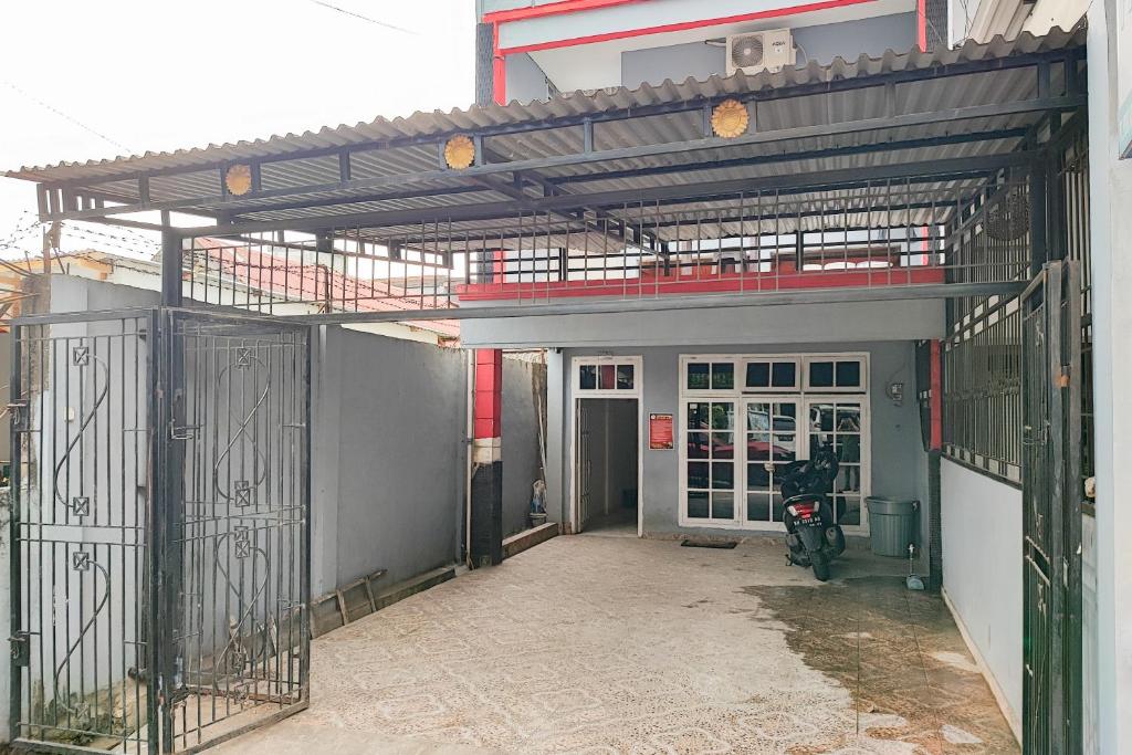 RedDoorz Syariah near Transmart Jambi photo 4