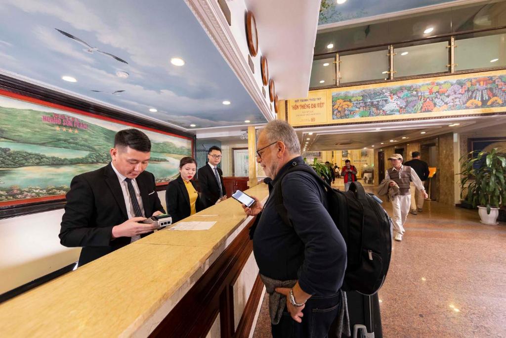 Khách Sạn Hoàng Sơn Peace