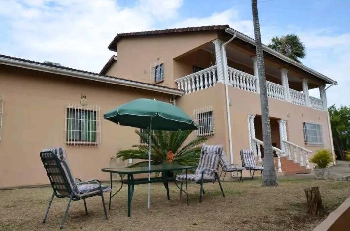 Coates Valley Palm Tree Guesthouse photo 1