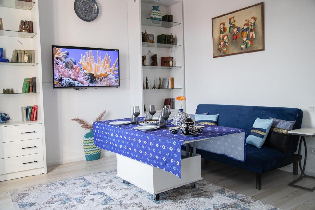 2BR condo with a nice garden