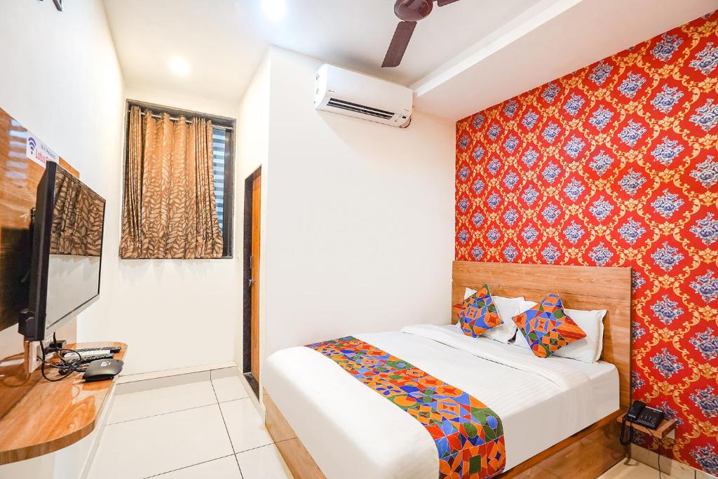 FabHotel Prime Lotus photo 2