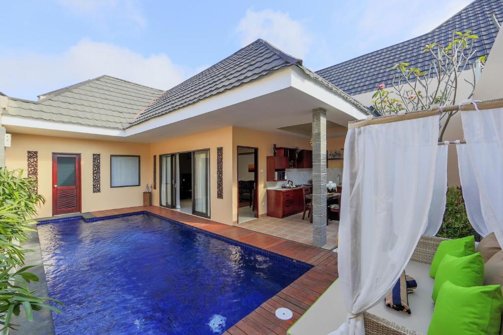 Flamingo Dewata Suite photo 3
