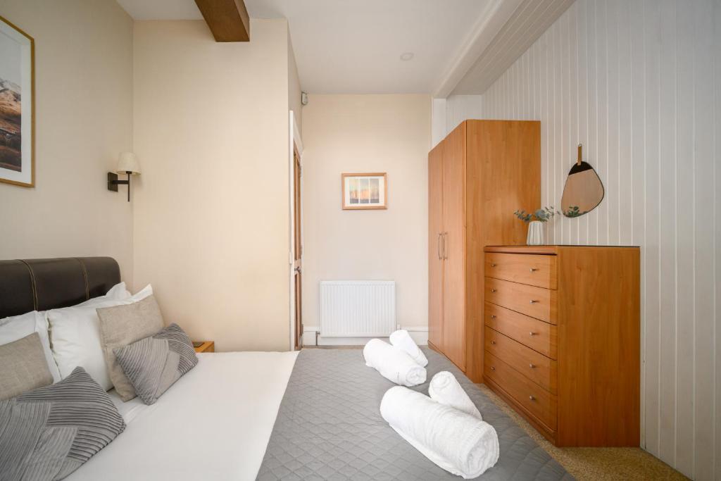 Stylish & Central 2BR Stockbridge Gem