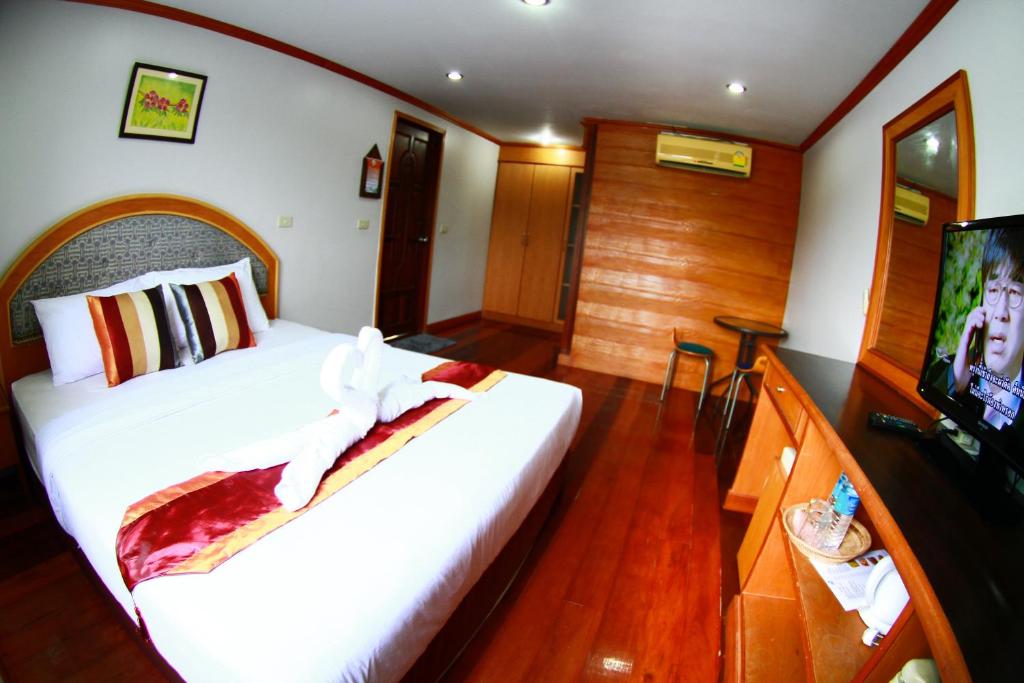 Студио (Номер-студио с видом на озеро), Отель Tanita Resort