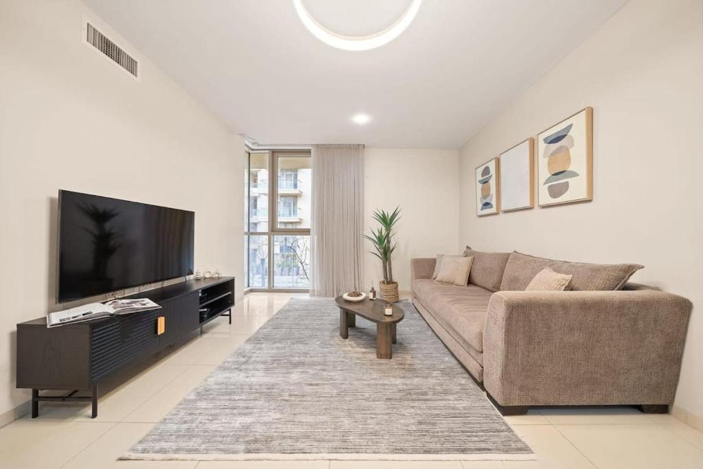 Modern & Comfortable 1-Bedroom Oasis with Luxury Amenities