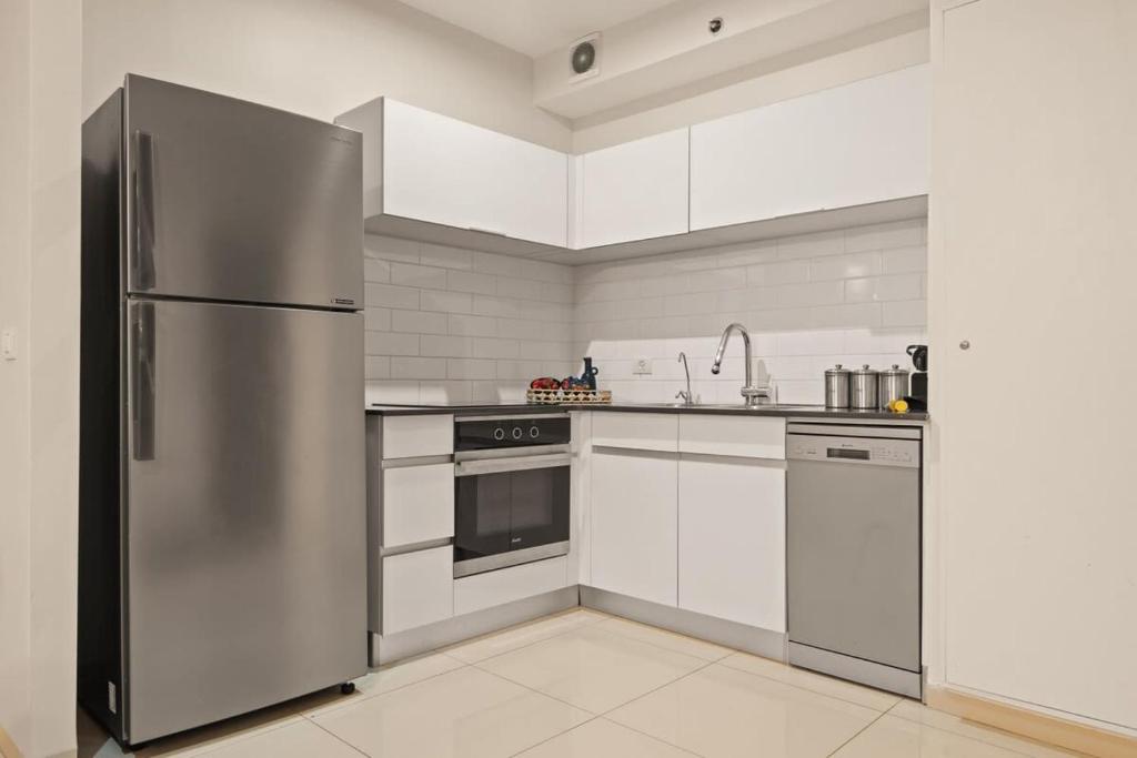 Modern & Comfortable 1-Bedroom Oasis with Luxury Amenities photo 4