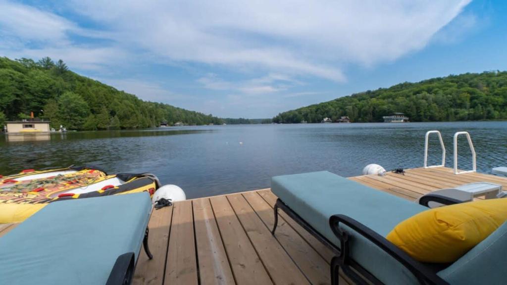 Silverwood - A Modern Lake House on Lake Rosseau