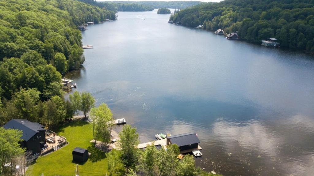 Silverwood - A Modern Lake House on Lake Rosseau photo 1