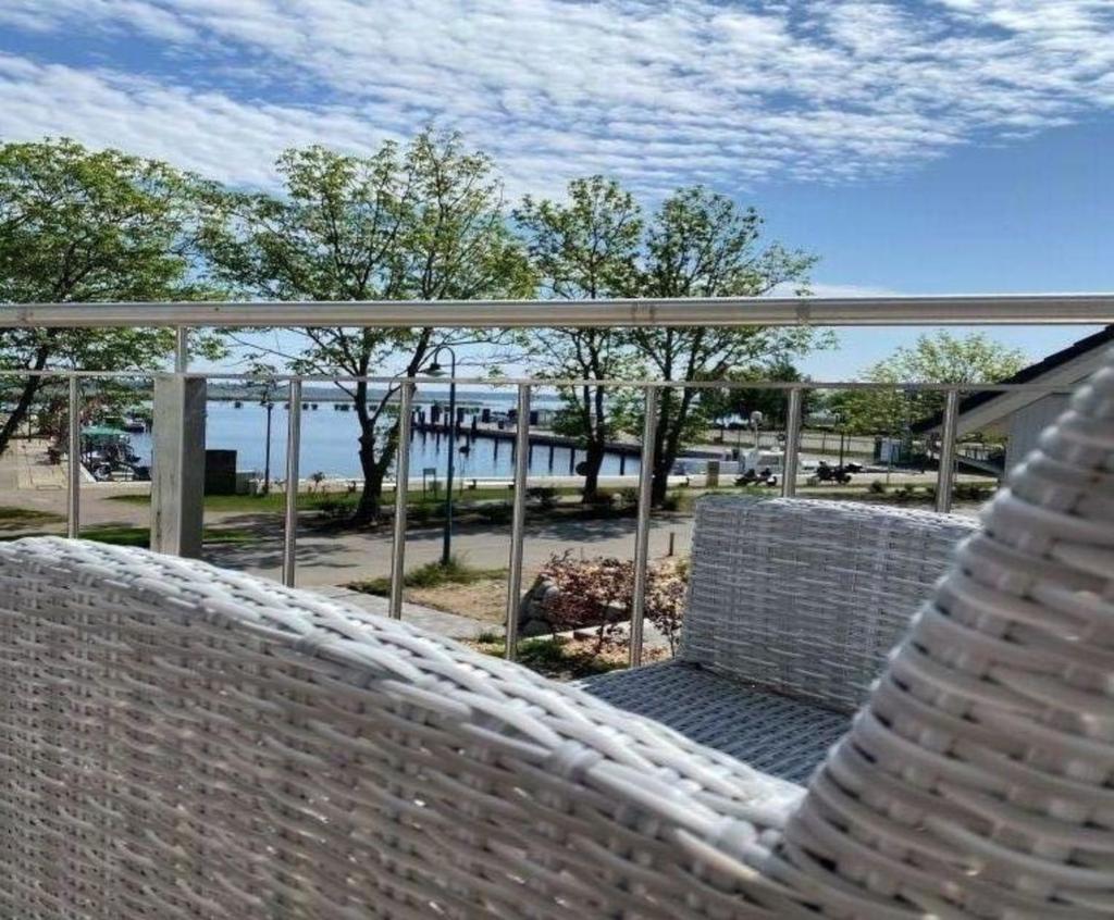 Ferienhaus Am Hafen 11 Altwarp mit Sauna, Kamin und Wasserblick