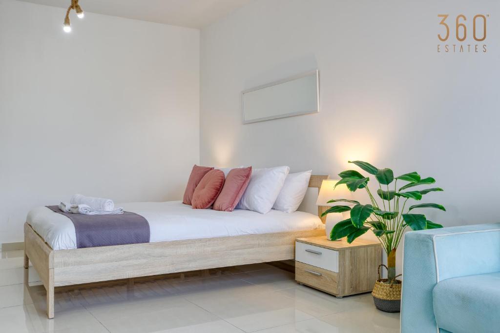 A lovely designer Apt with Balcony in St' Julians by 360 Estates photo 2