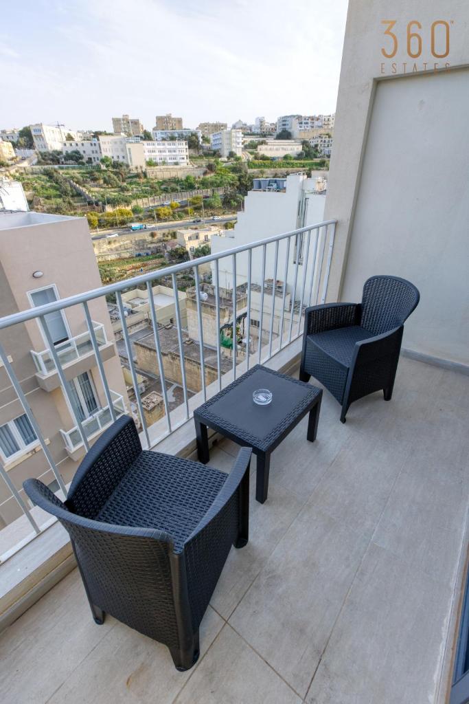 A lovely designer Apt with Balcony in St' Julians by 360 Estates photo 4