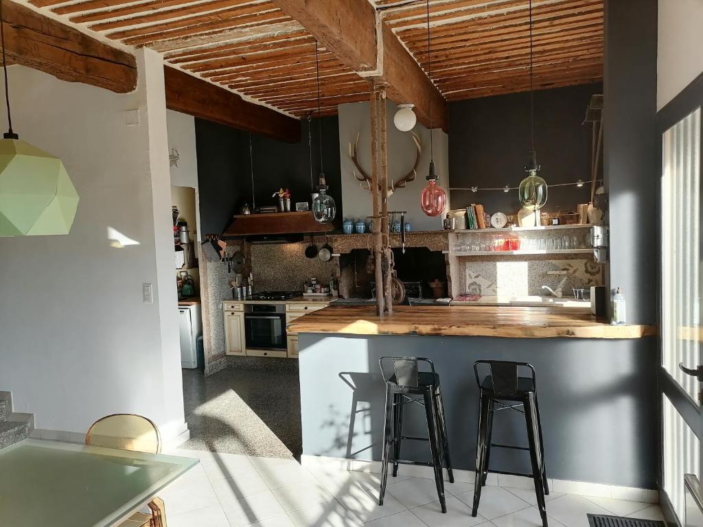 Maison spacieuse & chaleureuse au cœur du village photo 4