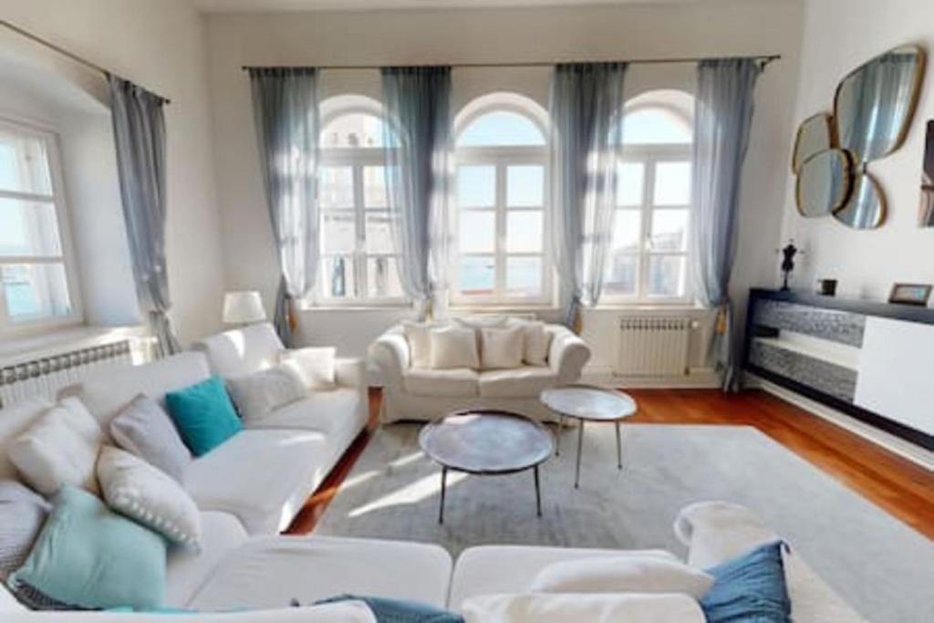 Penthouse Bajamonti in Deškovic Palace photo 2
