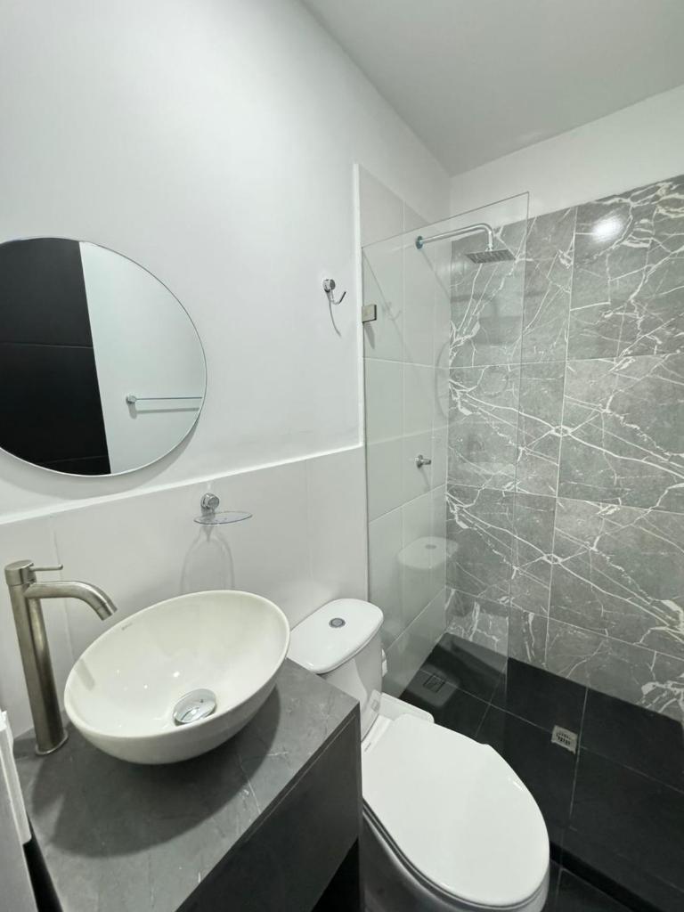 HOTEL LE QUINT photo 2