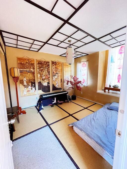 A comfortable and fun place, perfect location! photo 1