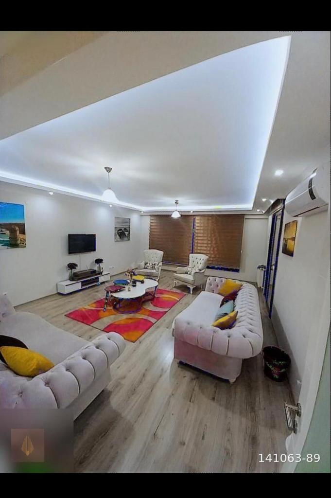 Menekşe House