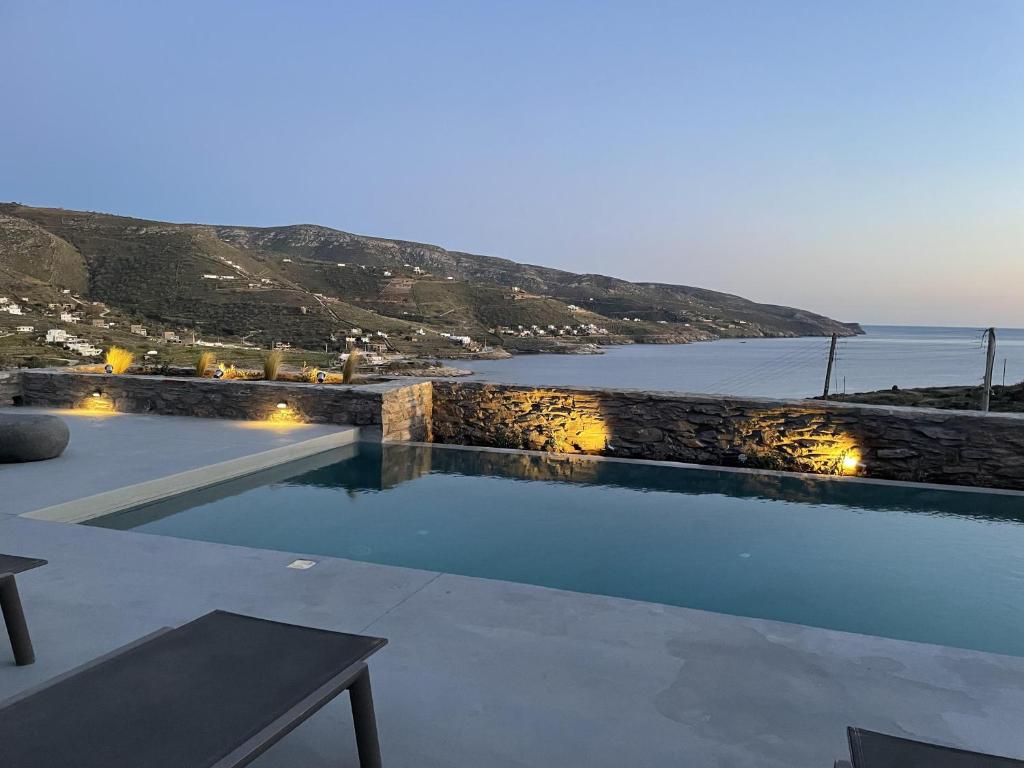 VeneTerra-Refined Elegance in a 4-Bed Kea Villa photo 1