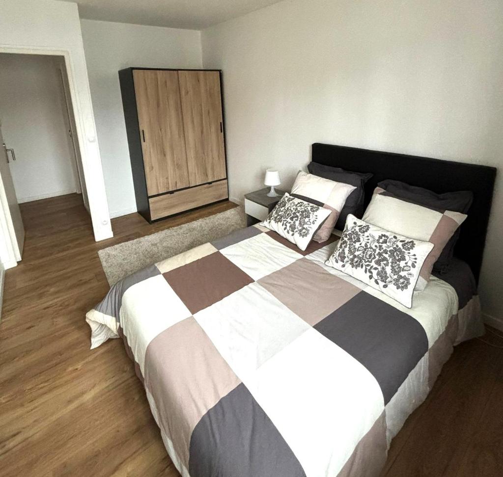 "Charme Vémarien" Appartement proche CDG & Astérix photo 4