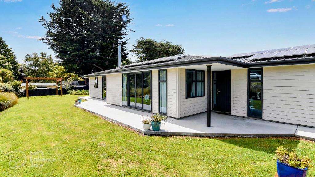 Seaside Retreat in Blueskin Bay near Dunedin photo 2