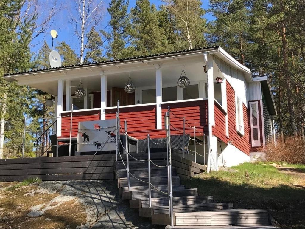 Renoviertes Ferienhaus in Fallhult mit Sauna, Terrasse und Garten photo 1