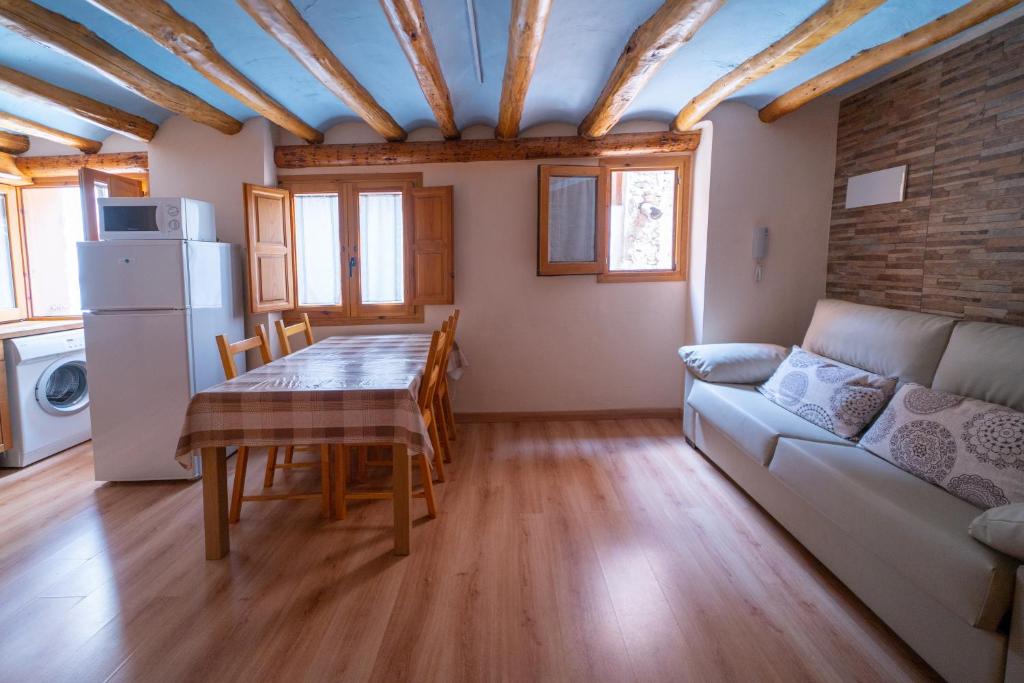 APARTAMENTOS LA RAMBLA photo 3