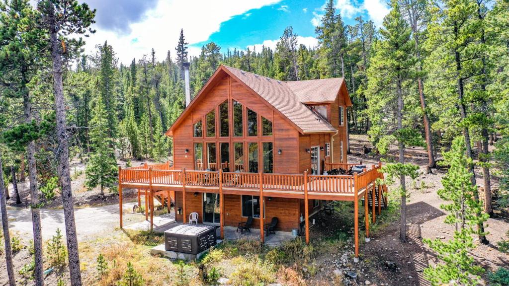 Serene Mountain Cabin Nestled Amongst the Pines - Alpenhaus photo 1